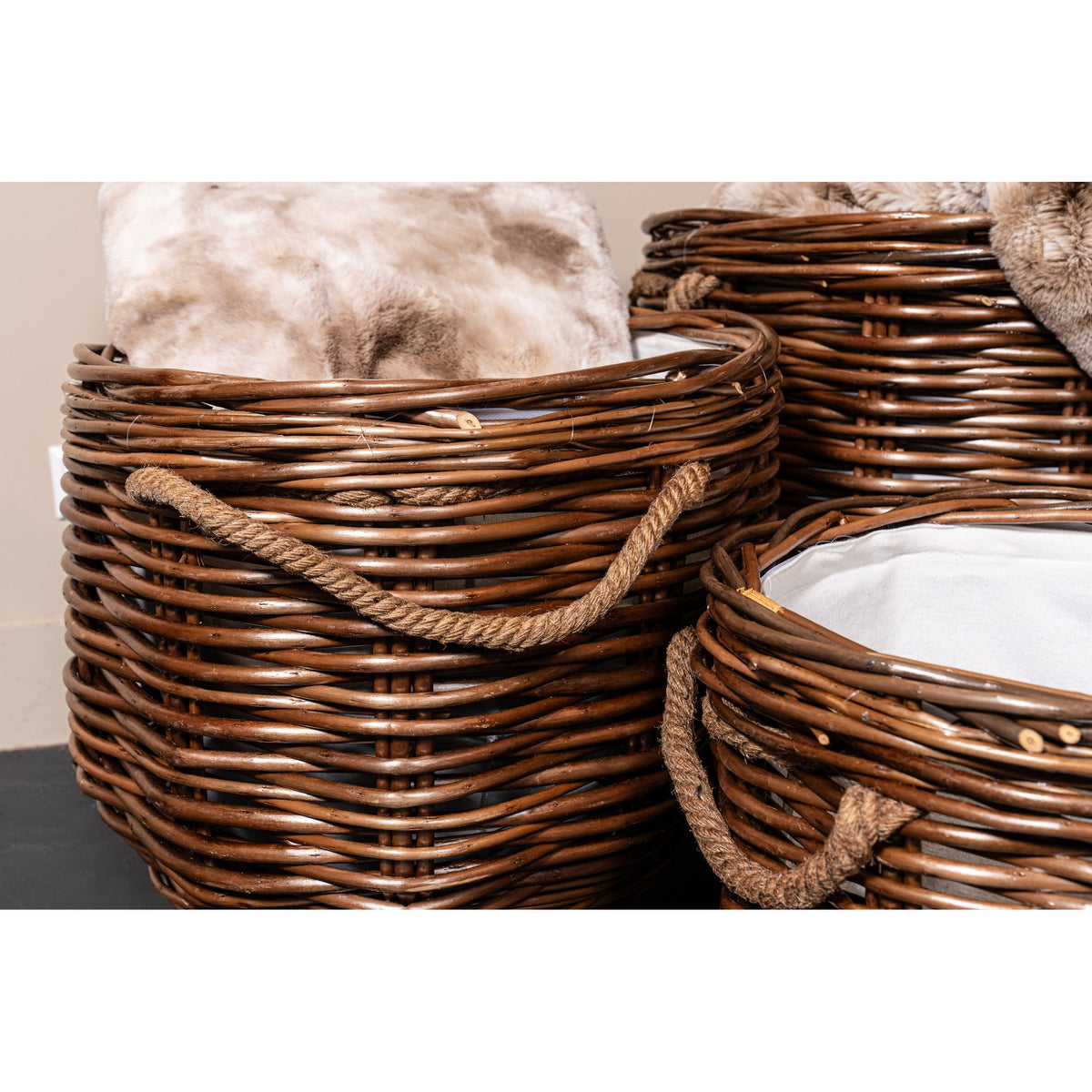 Basket – Brown Wicker, Round Shape, With Wheels – Darrett | PTMD