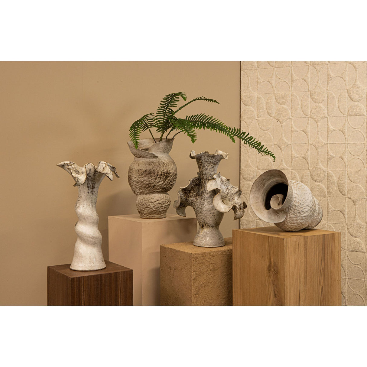 Vase – Beige Surface, Wavy Rim, Ceramic Material – Isidro | PTMD