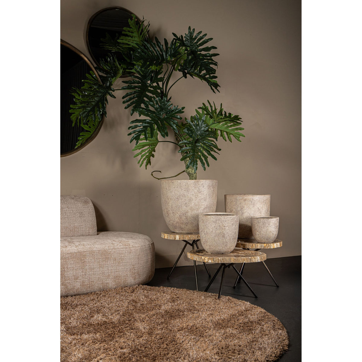 Pot – beige surface, antique look, rough texture, round shape, handcrafted – Salah | PTMD