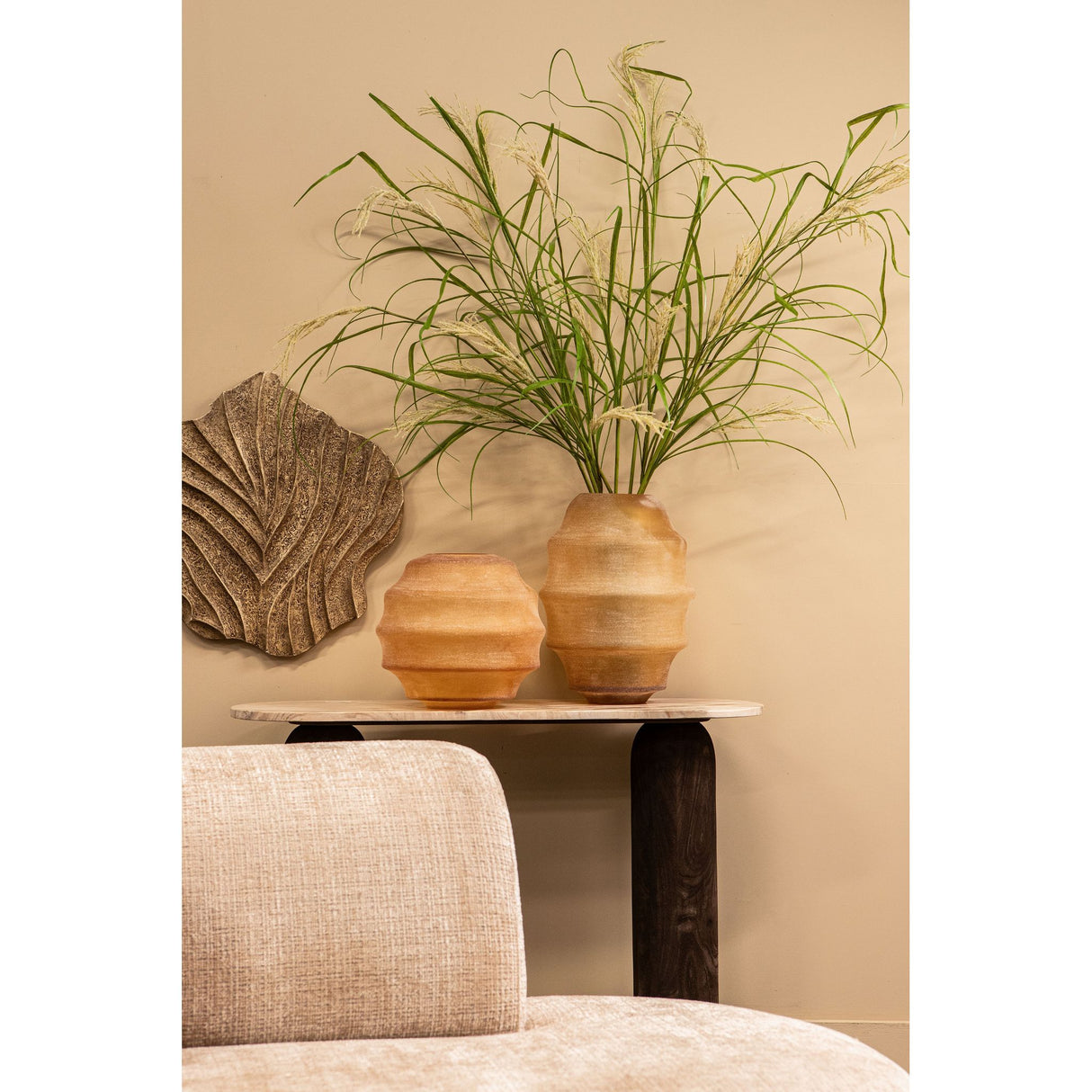 Vase – Bernsteinglas, Geschichtete Oberfläche, Runde Form, Niedrig – Elladie | PTMD