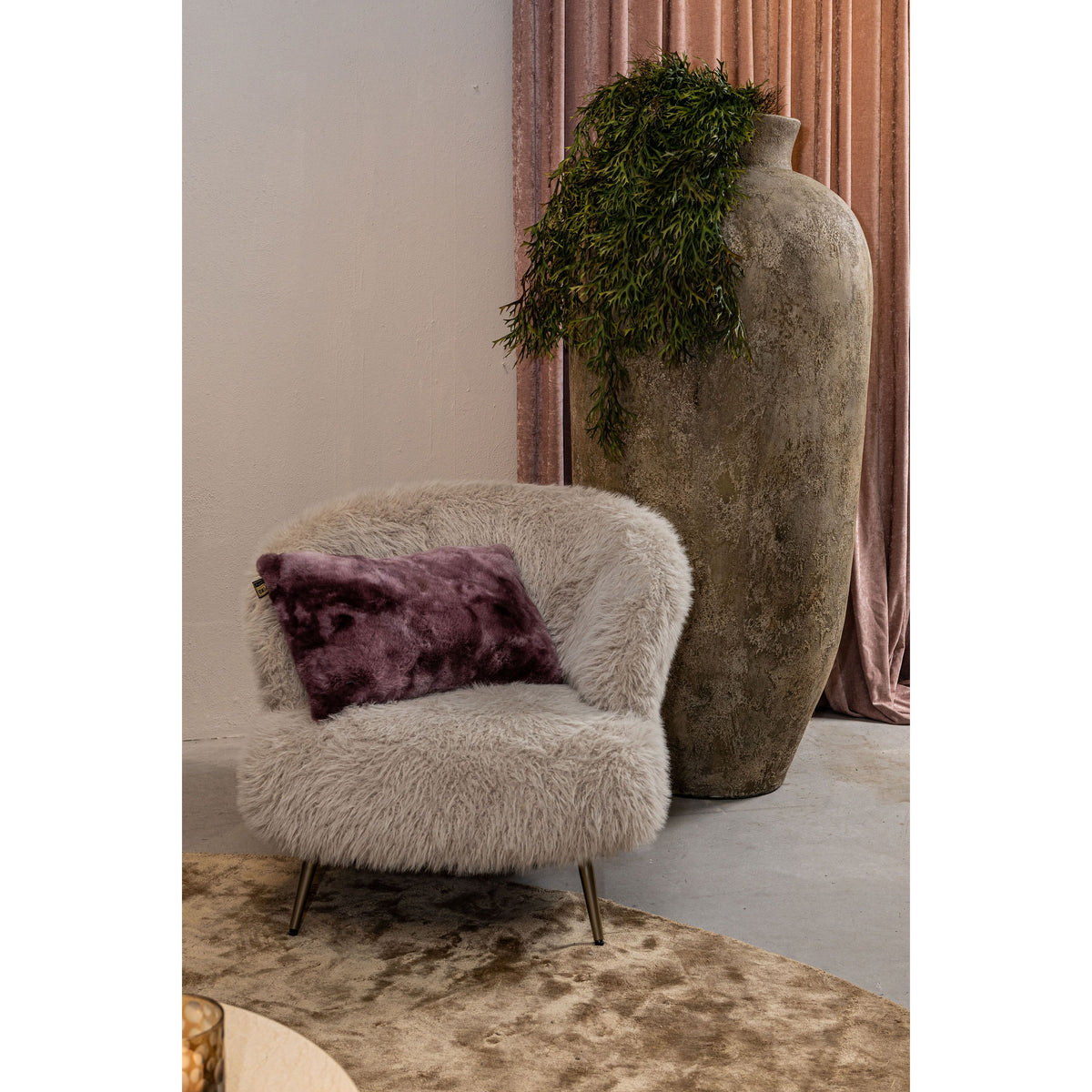 Pot – cream-colored surface, tall shape, jug-look – Gisel | PTMD
