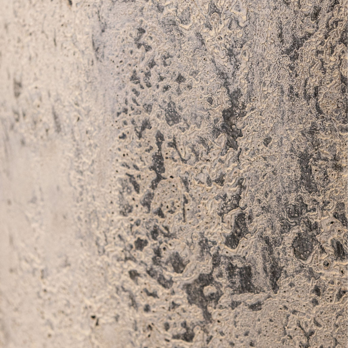 Pot – cream-colored surface, tall shape, jug-look – Gisel | PTMD