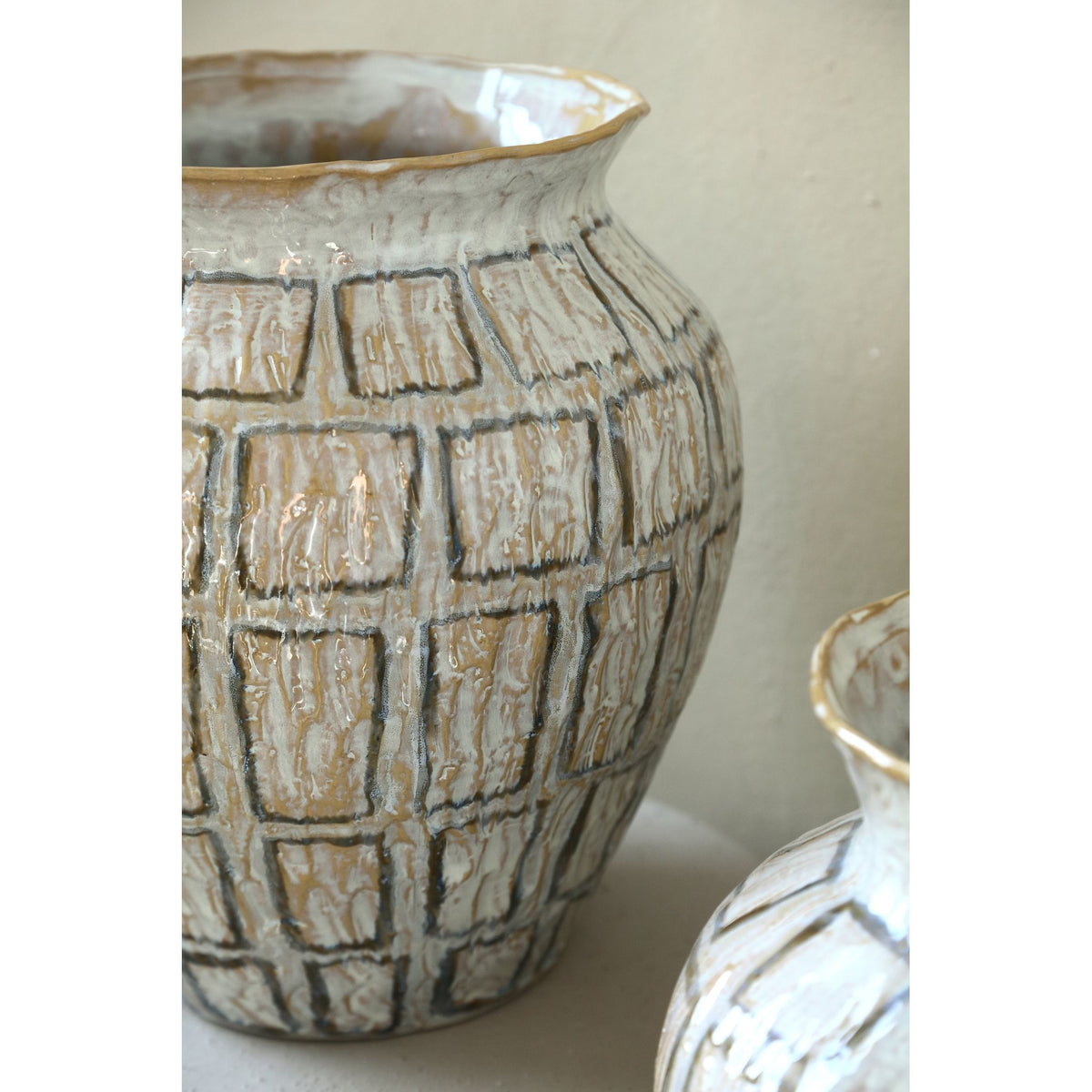 Flower Pot – White Surface, Square Shape, Ceramic Material, S – Emylee | PTMD