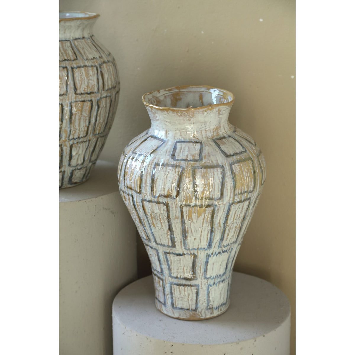 Flowerpot – White Surface, Square Shape, Ceramic Material, L – Emylee | PTMD