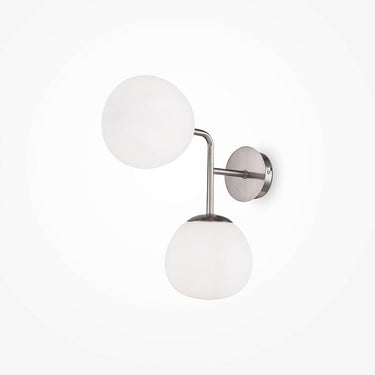 Wandleuchte mit Satin - Nickel - Finish und weißen satinierten Glasdiffusoren – Erich | Maytoni - Esszett Luxury | Stilvolles Wohnen mit Charakter