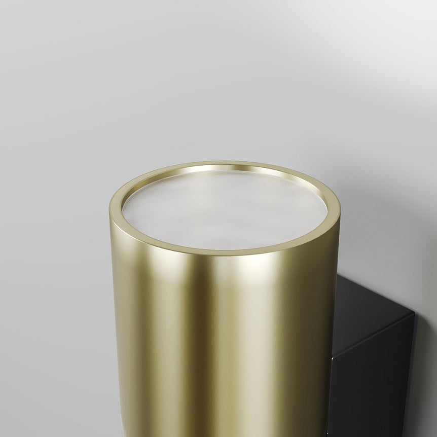 Wall lamp with black and brass-colored aluminum housing and sealed safety glass - Bowery | Maytoni