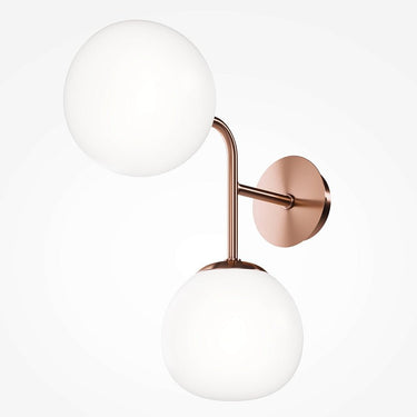 Wandleuchte mit Gold - Finish und weißen Glas - Kugeln – Erich | Maytoni - Esszett Luxury | Stilvolles Wohnen mit Charakter