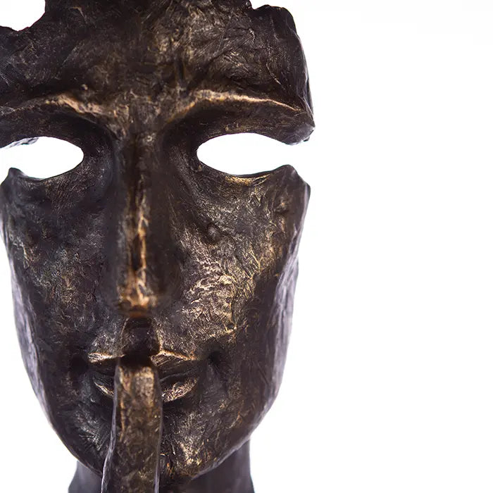 Skulptur – Bronzene Optik, Strukturierte Oberfläche, Stilles Motiv - Silence | Gilde