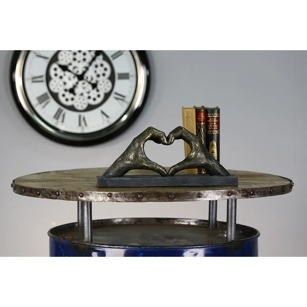 Skulptur – Strukturierte Oberfläche, Bronzefarbene Gestaltung, Herzförmiges Motiv, 36 cm - Herz aus Händen | Gilde