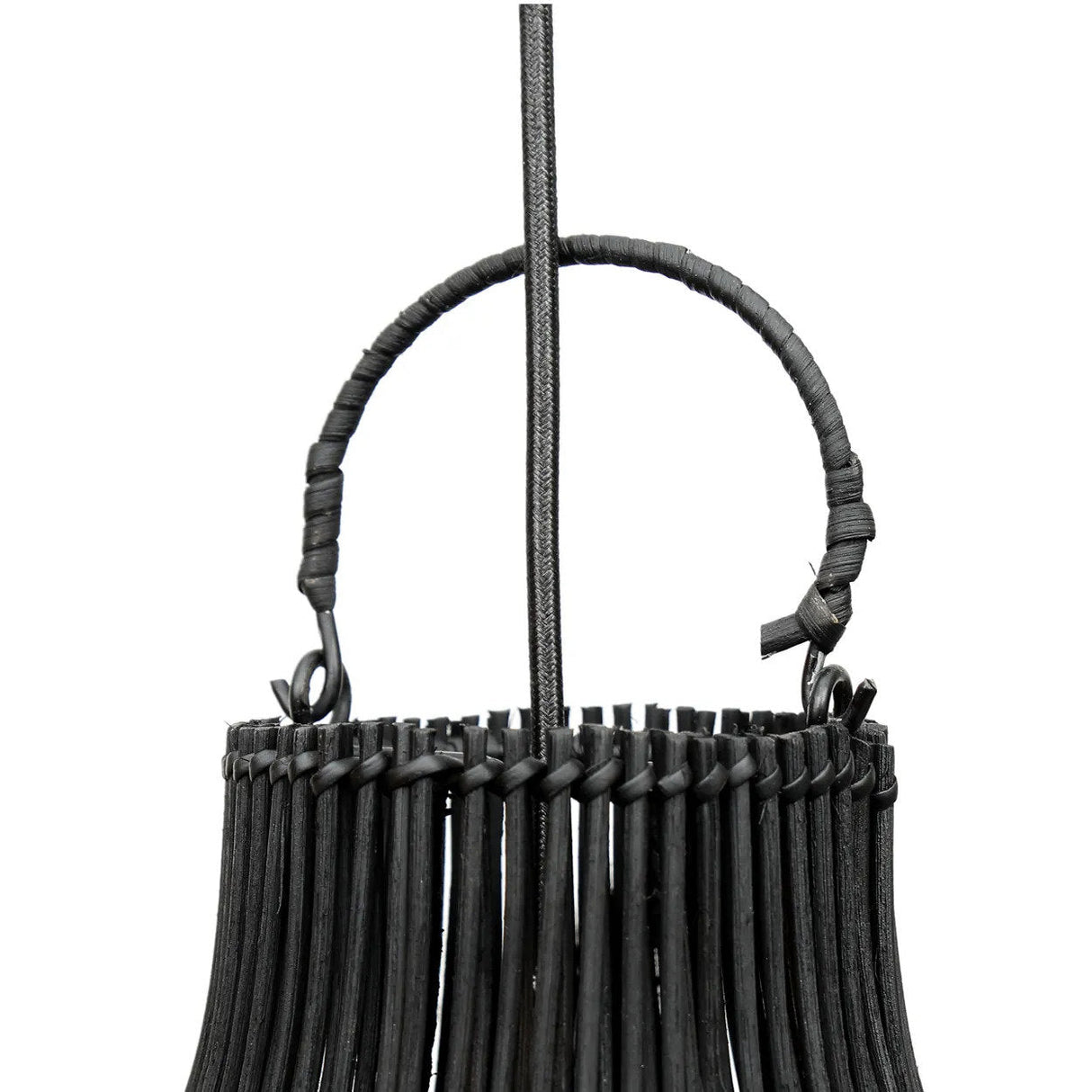Pendelleuchte – Rattanmaterial, Schwarzes Finish, Vasenform, L - Lobster Trap | Bazar Bizar Antwerp