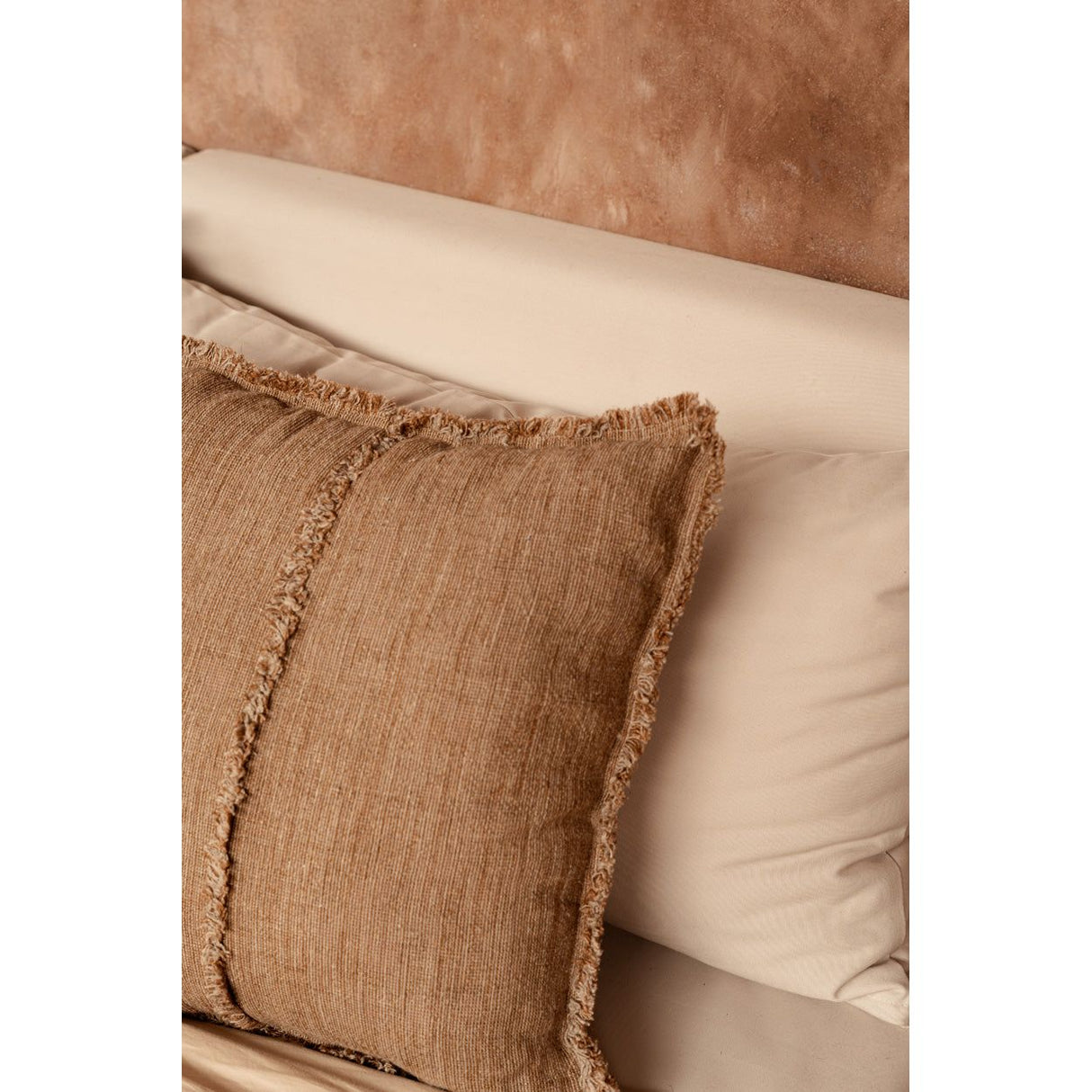 Kissenbezug – Leinen Material, Boho Stil, Natur Braun Ton - Sahara Fringe | Bazar Bizar Antwerp