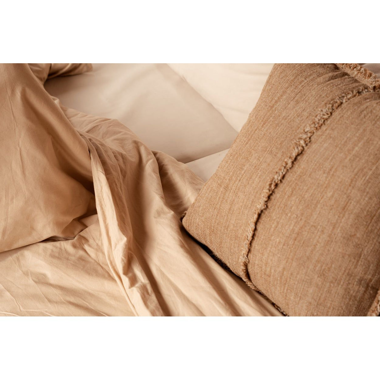 Kissenbezug – Leinen Material, Boho Stil, Natur Braun Ton - Sahara Fringe | Bazar Bizar Antwerp