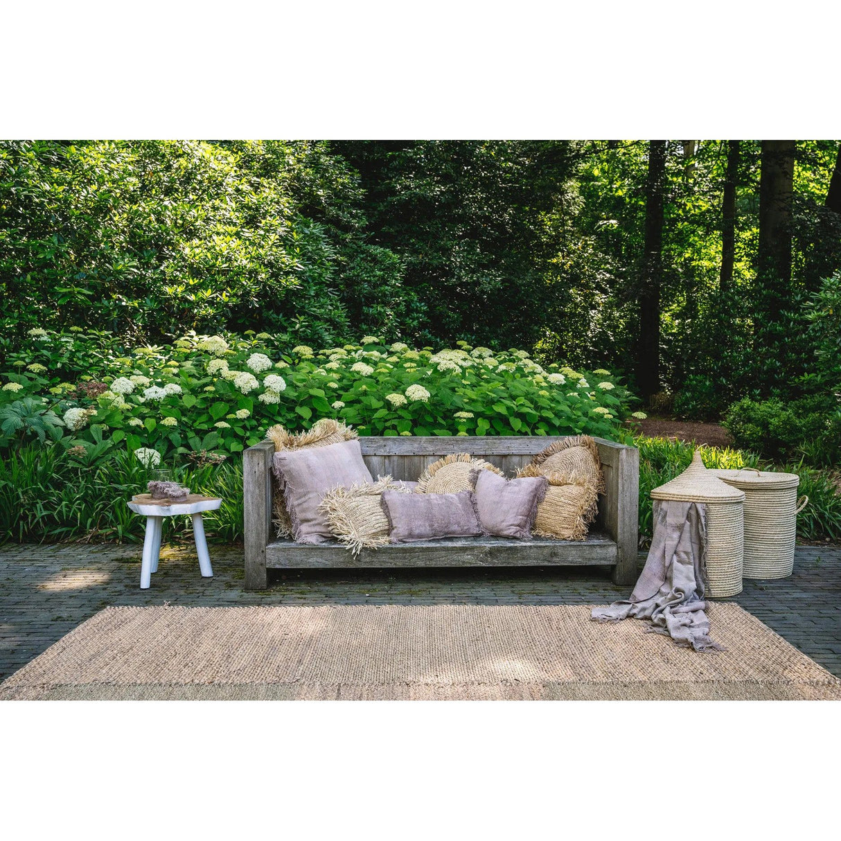 Kissenbezug – Samt Material, Boho Stil, Beton Ton, 40x40 cm - Oh My Gee | Bazar Bizar Antwerp