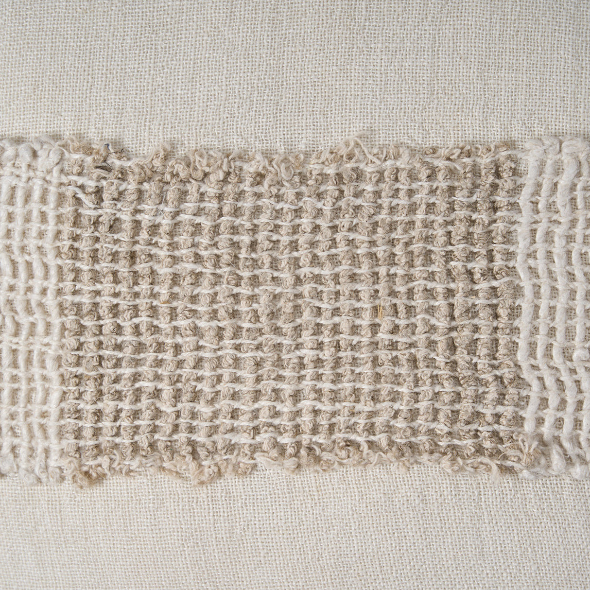 Kissenbezug – Weiches Leinen, Natürliches Design, Gewebte Struktur - Linen Threads | Bazar Bizar Antwerp