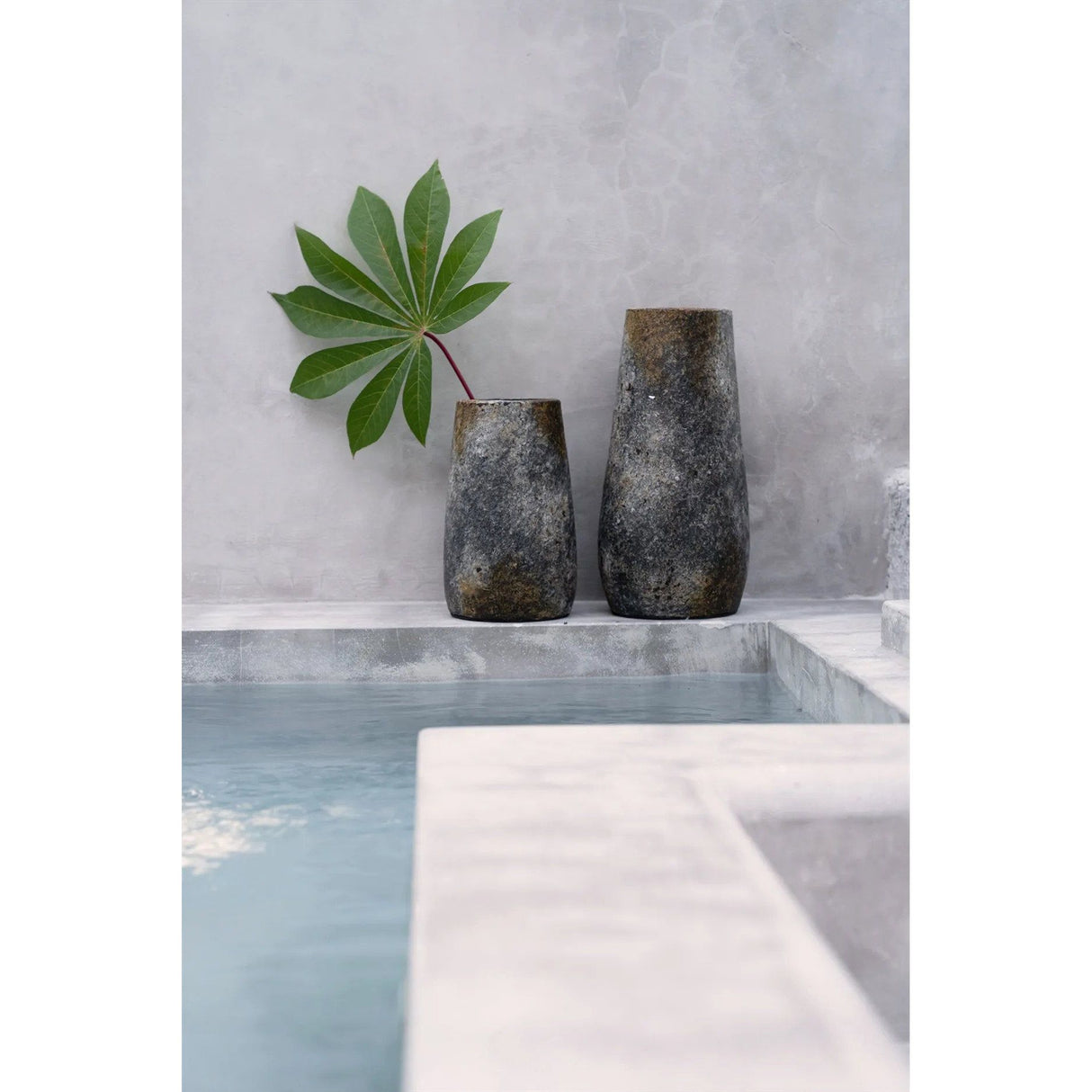 Vase – Terrakotta, Skulpturales Design, Gesichtsform, S - Spooky | Bazar Bizar Antwerp