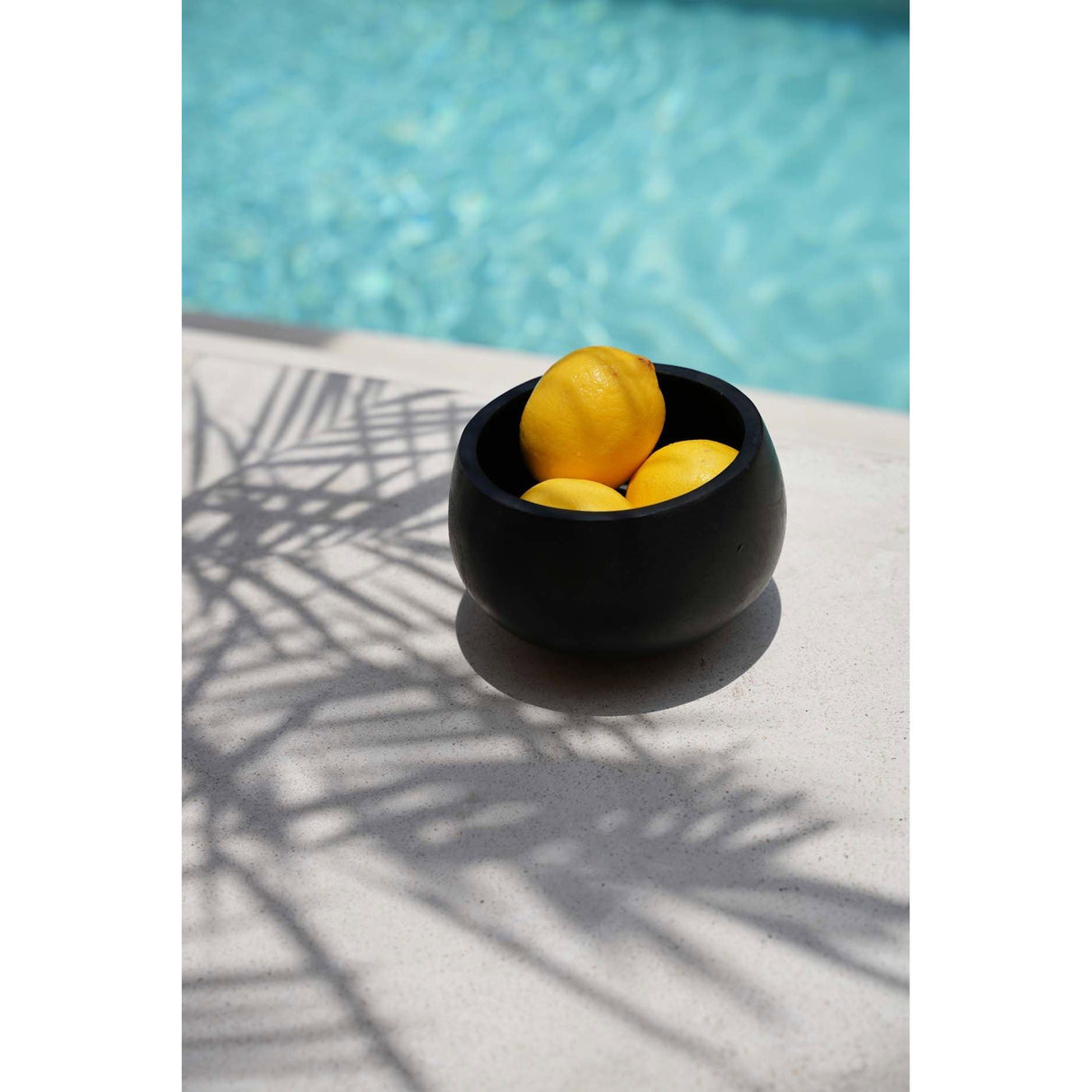 Bowl – Teak Wood Material, Black Finish, Slim Design – Bondi | Bazar Bizar Antwerp