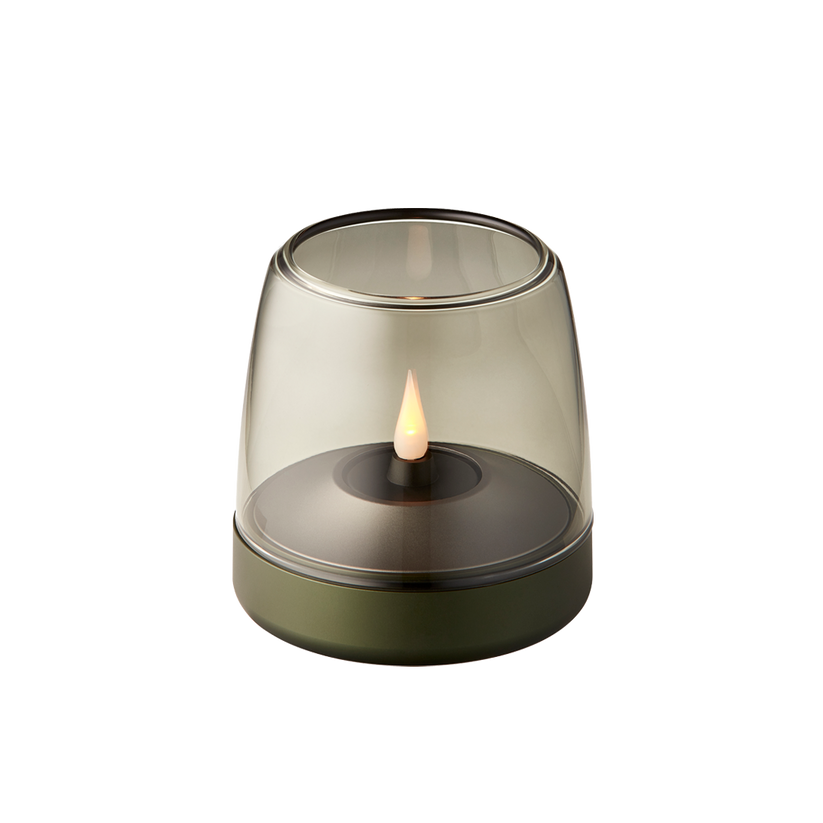 Kerzenhalter aus Glas und Aluminium mit modernem Design und LED-Kerzen-Kompatibilität, Grün – Glow 10 | Kooduu
