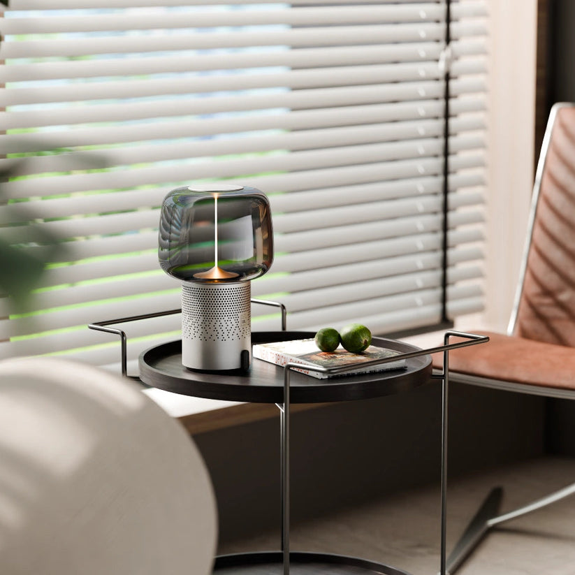Lautsprecherleuchte aus pulverbeschichtetem Stahl mit handgefertigtem Glasschirm und Filament-LED – Serena PLAY | Kooduu