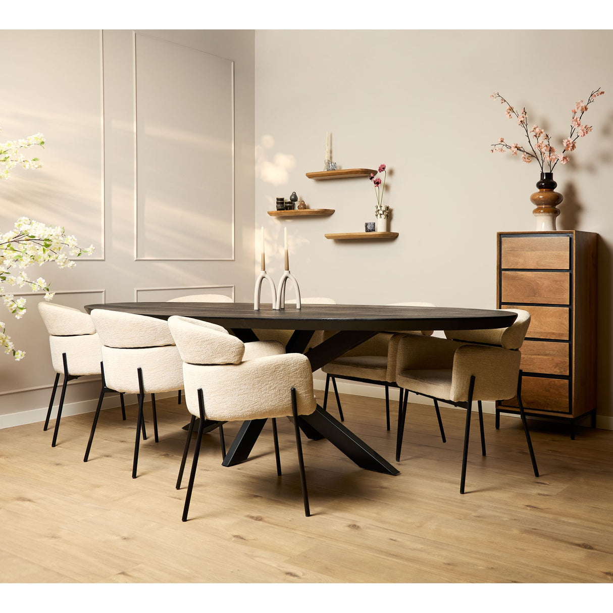 Esszimmertisch - Mangoholz Schwarz, Ovale Form, Matrix Gestell, 300 cm – Brandy | Starfurn