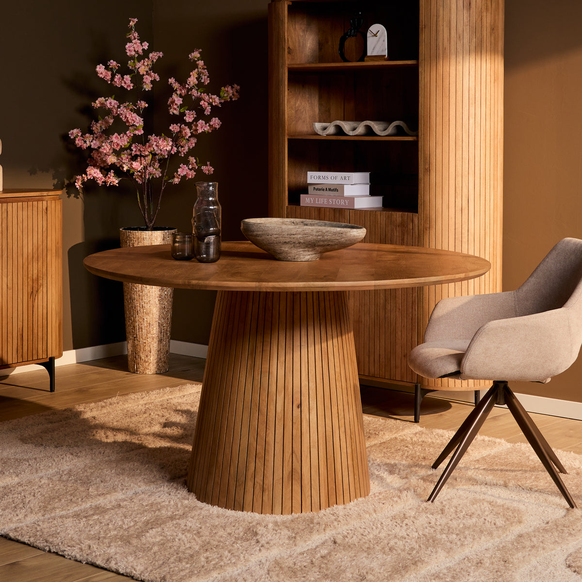 Dining Table – Mango Wood Tabletop, Solid Wood Frame, Round Shape – Solana | Starfurn