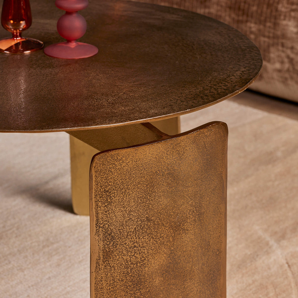 Coffee Table – Aluminum, Gold Finish, Round – Darwin | Starfurn