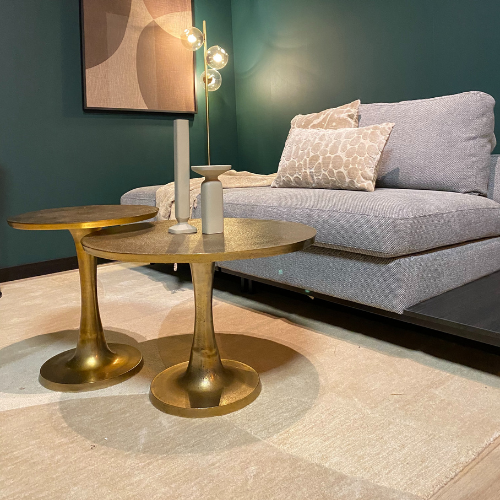 Coffee table - Aluminum construction, round shape, hammered design - Amara | Starfurn
