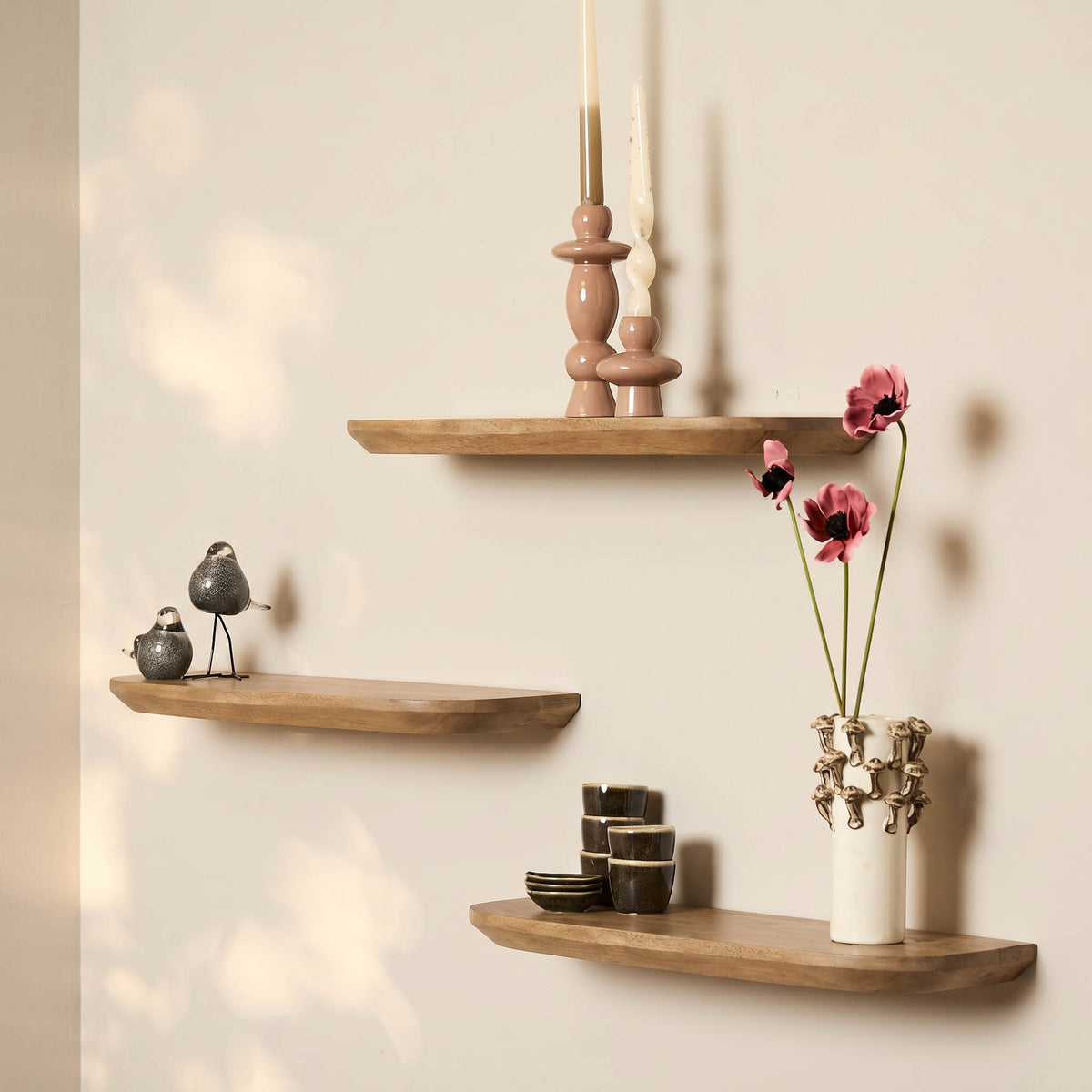 Wandregal – Mangoholz Konstruktion, Natürliche Oberfläche, Mehrteiliges Design – Gusta | Starfurn