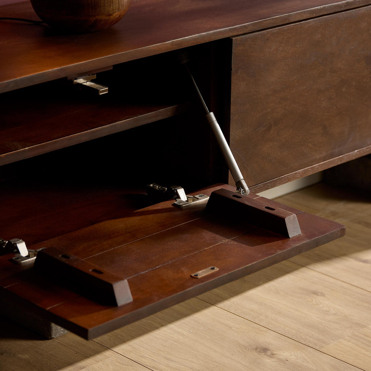 TV-Möbel – Mangoholz Material, Wandmontiertes Design, Mattes Finish - Vision | Starfurn