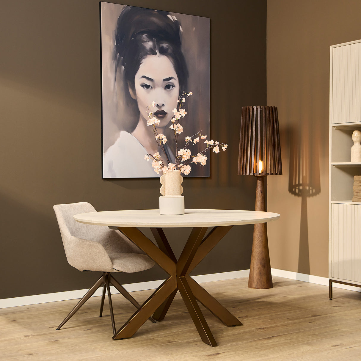 Esszimmertisch - Runde Form, Sandfarbenes Mangoholz, Bronzefarbenes Metallgestell, 150 cm – Madison | Starfurn