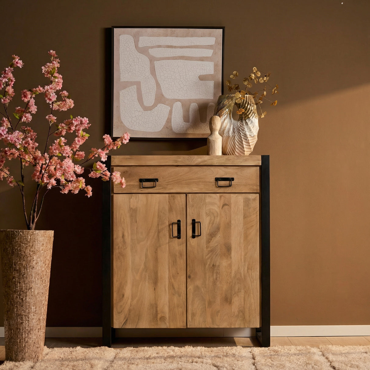 Flurschrank – Mangoholz, Schwarzmetall, Naturfinish – Britt | Starfurn
