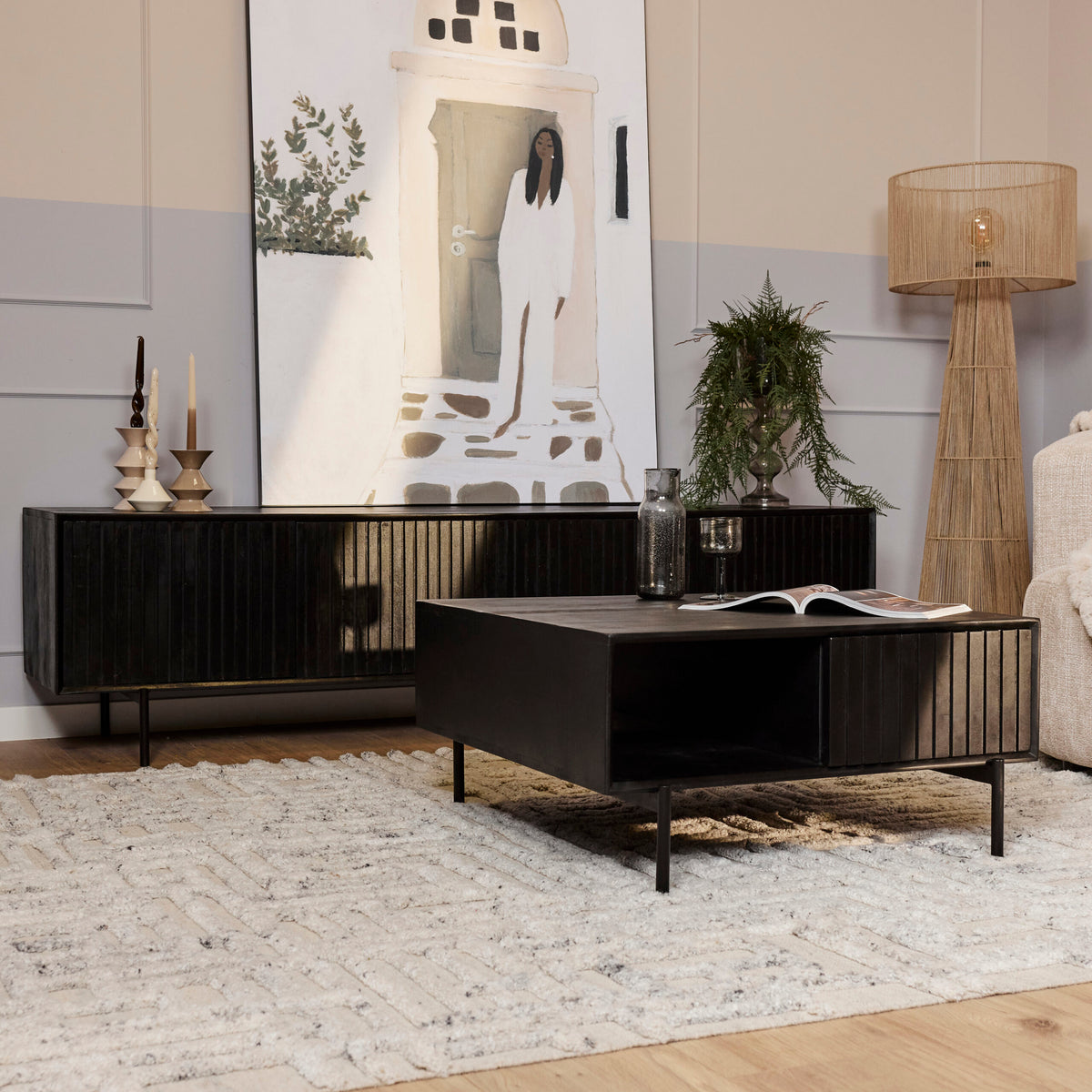 Couchtisch - Schwarzes Mangoholz, Vertikale Lamellenfront, Offenes Fach, 80 cm – Madison | Starfurn
