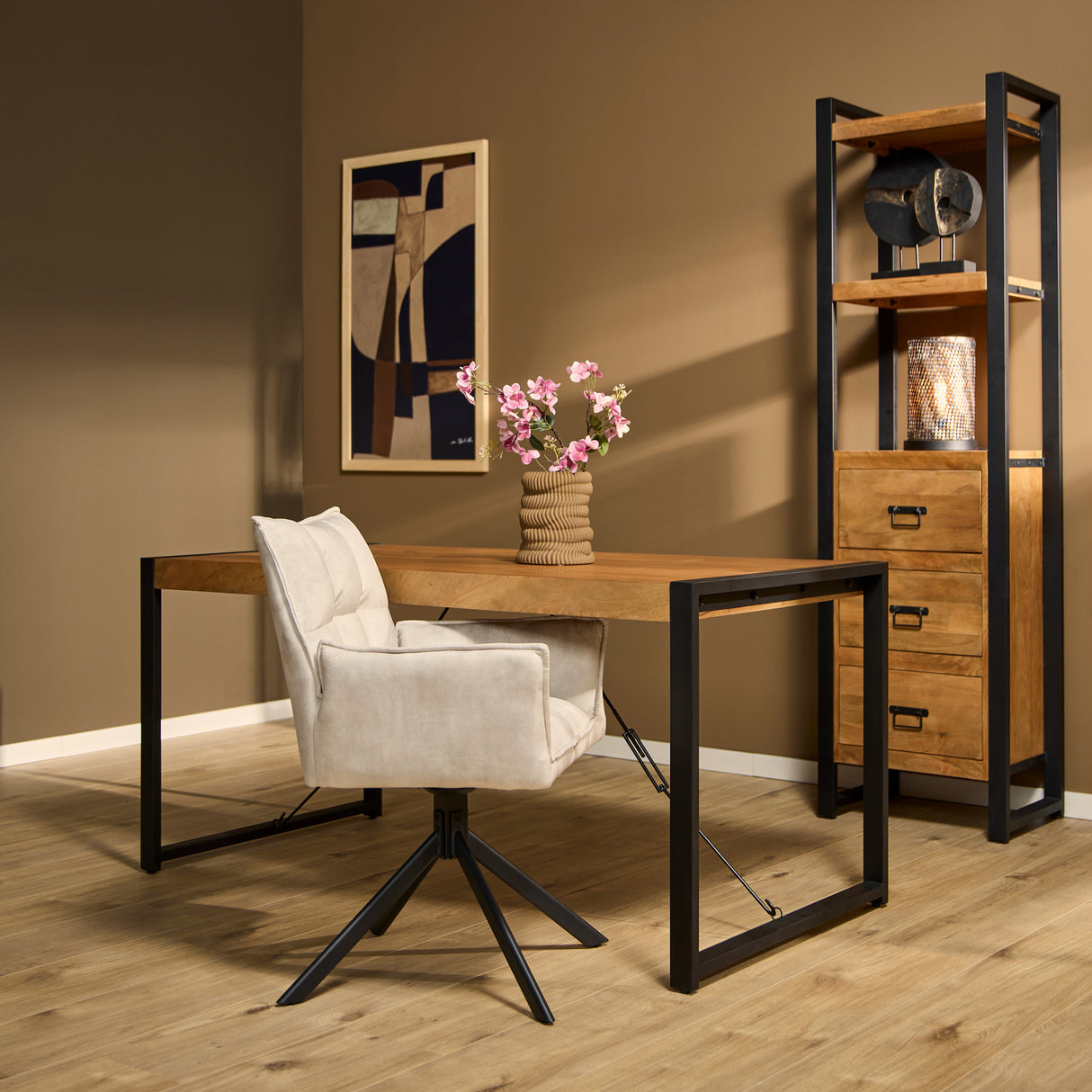 Esszimmertisch - Mangoholz Natur, U Gestell, Schwarz Metall, 140 cm – Boaz | Starfurn