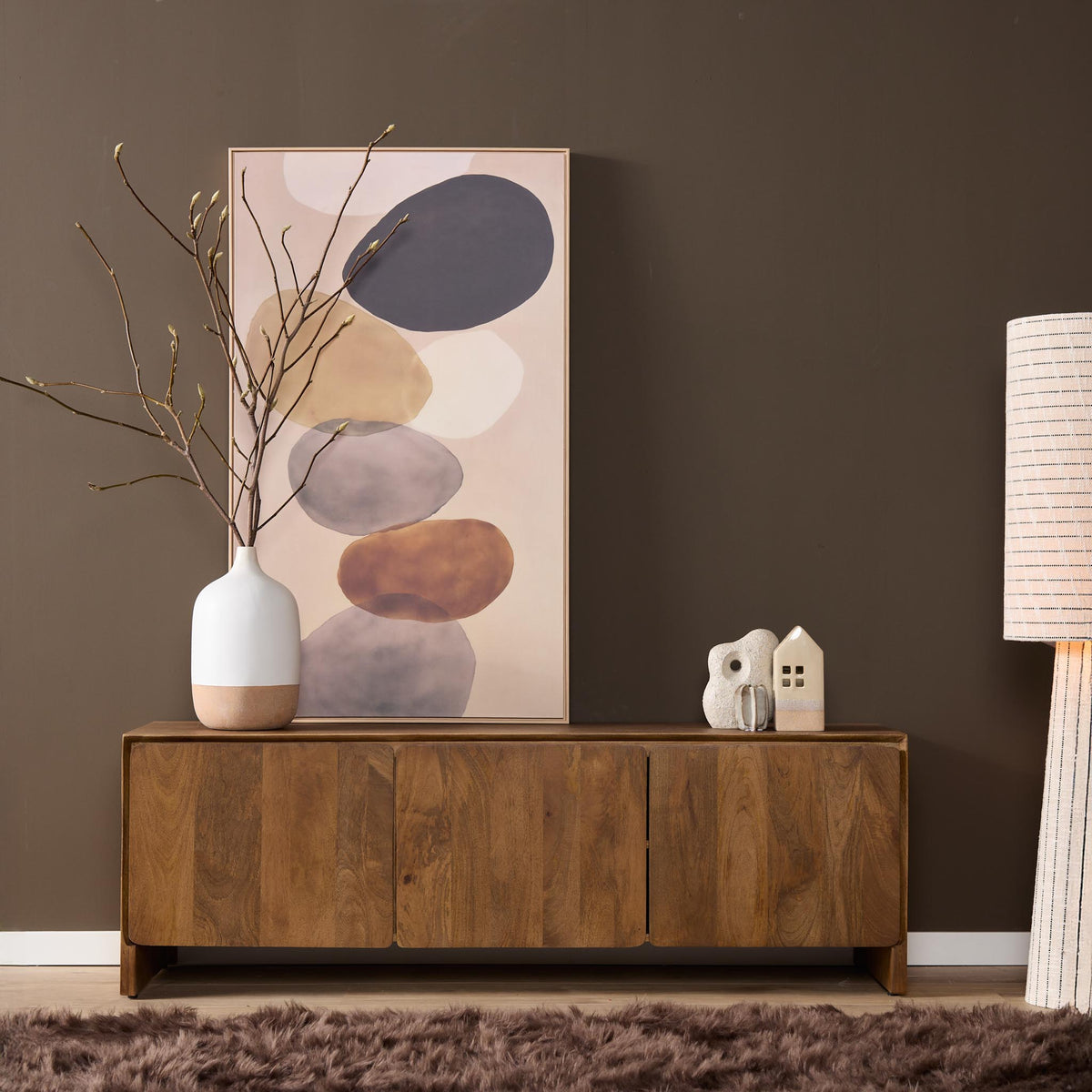 TV-Möbel - Mangoholz Natur, Minimalistisches Design, Drei Türen, 150 cm – Tense | Starfurn