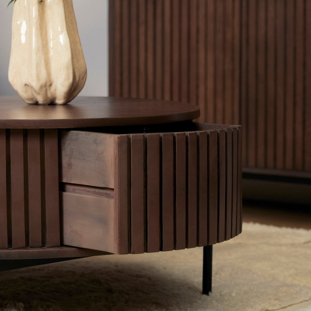 Couchtisch – Mangoholz, Lattenmuster, Braune Oberfläche – Madison | Starfurn