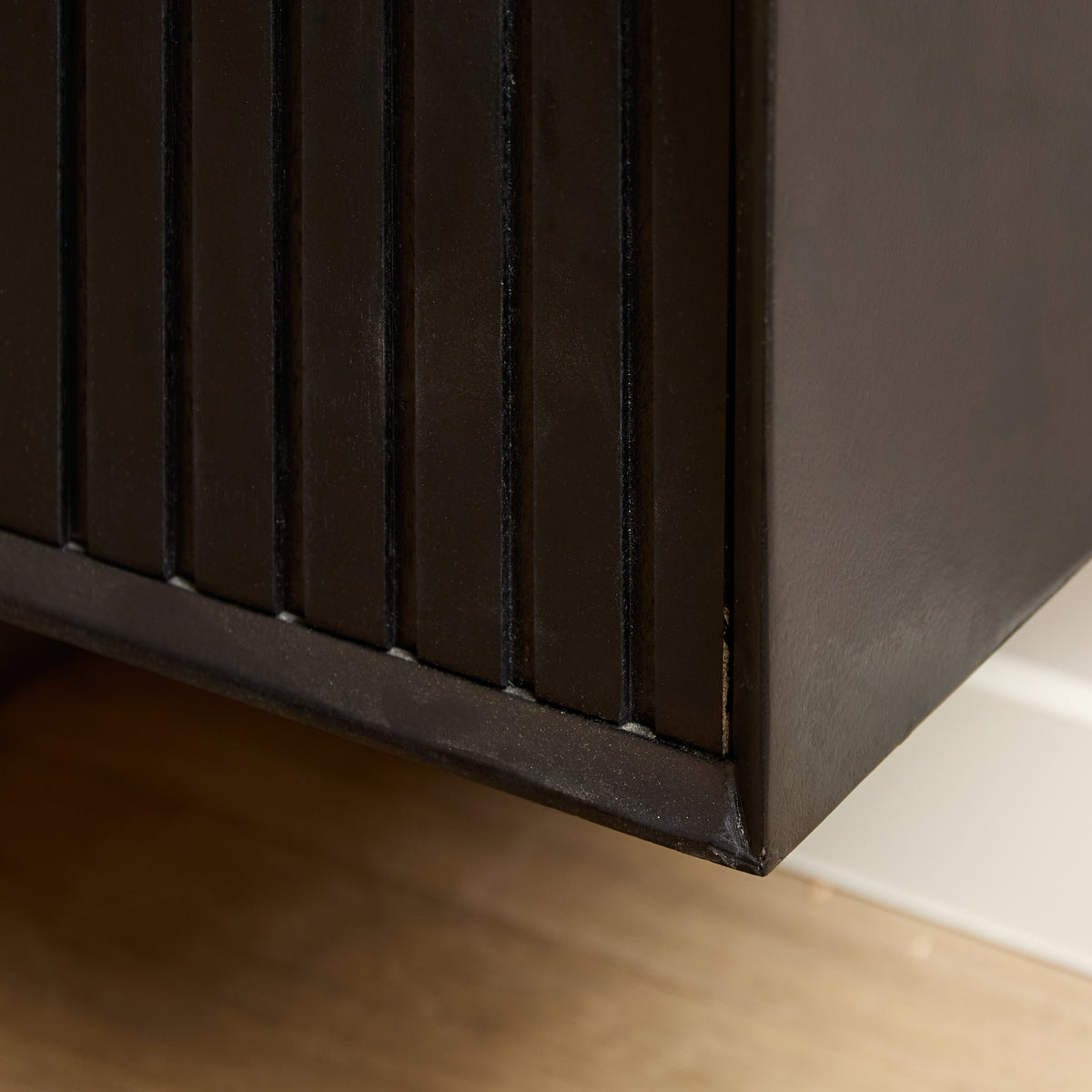 Floating TV Unit – Mango Wood, Vertical Slats, Handleless Push-to-Open – Madison | Starfurn