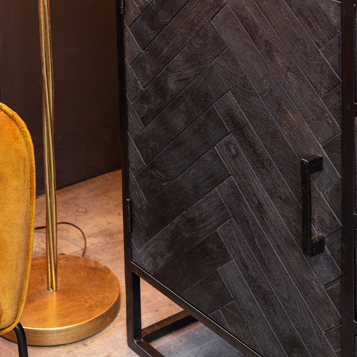 Sideboard - Mangoholz Schwarz, Fischgrätmuster, Vier Schubladen, 165 cm – New York | Starfurn