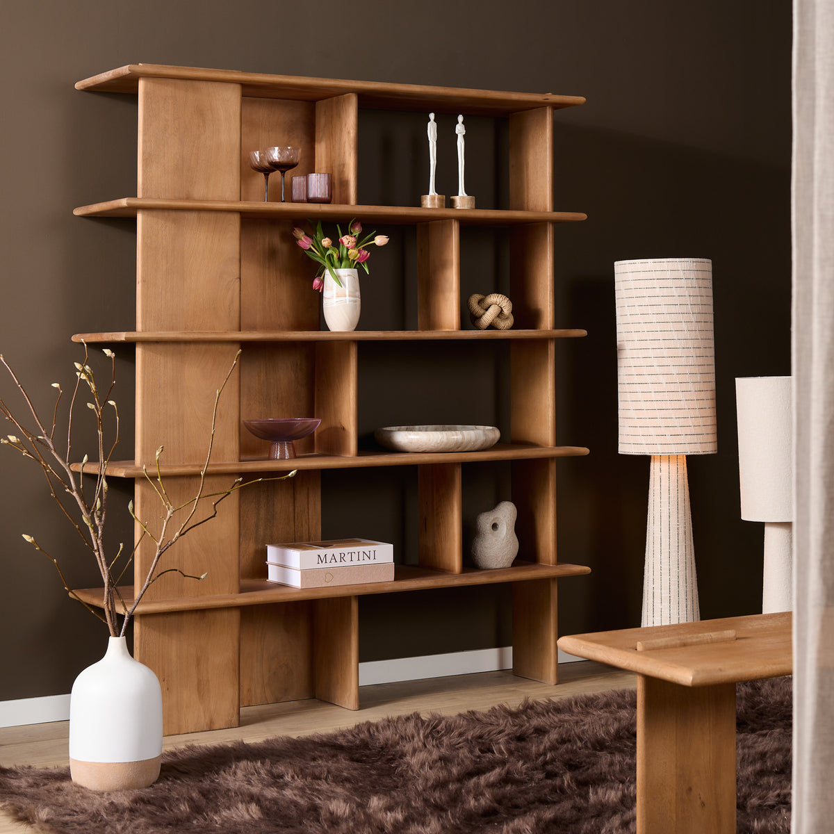 Wandregal - Massives Mangoholz, Natur-Finish, Offenes Design, Versetzte Böden - Lina | Starfurn