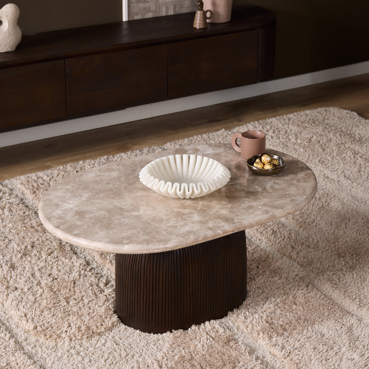Couchtisch – Marmorplatte, Mangoholz, Rillenstruktur – Noel | Starfurn