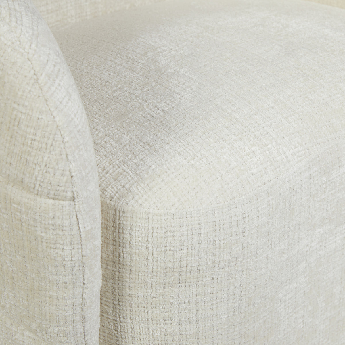 Armchair – Off-white upholstery, swivel function, rounded shapes – Yara | Starfurn
