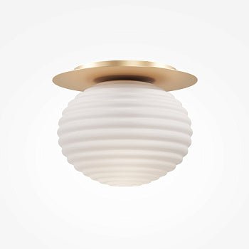 Deckenleuchte mit geriffeltem Weißglas, goldfarbenem Rahmen und elegantem Design – Reels | Maytoni - Esszett Luxury | Stilvolles Wohnen mit Charakter