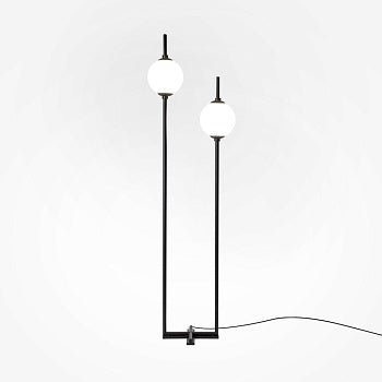 Stehleuchte aus Metall & Glaskugeln mit ergonomischem Kreuzsockel – The Sixth Sense | Maytoni - Esszett Luxury | Stilvolles Wohnen mit Charakter