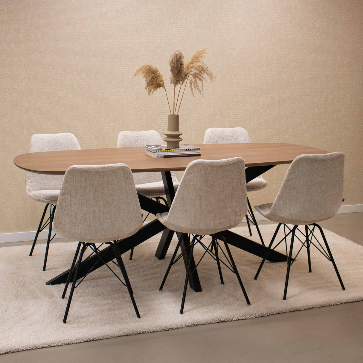 Esszimmerstuhl Weicher Strukturstoff & Modernes schwarzes Metallgestell – Bren | Kick Collection - Esszett Luxury | Stilvolles Wohnen mit Charakter