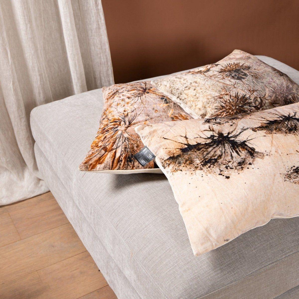 Kissen - Gerino Grey cotton velvet dried flowers Quadrat von PTMD - Esszett Luxury | Stilvolles Wohnen mit Charakter
