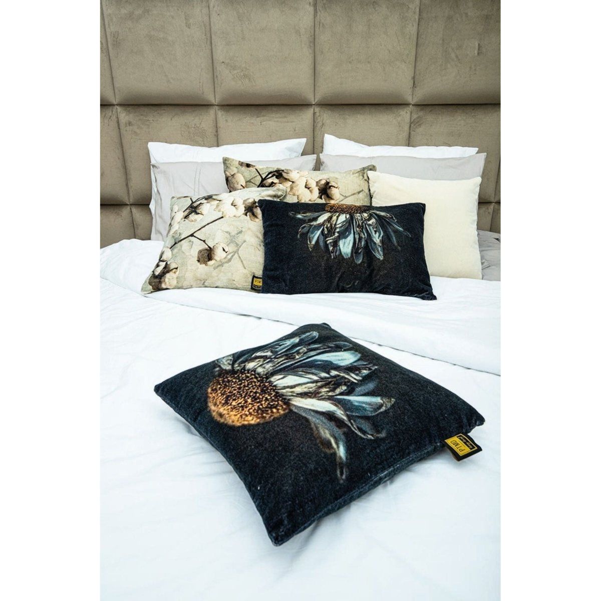 Kissen - Jash grey cotton velvet Quadrat (45 x 45 cm) von PTMD - Esszett Luxury | Stilvolles Wohnen mit Charakter