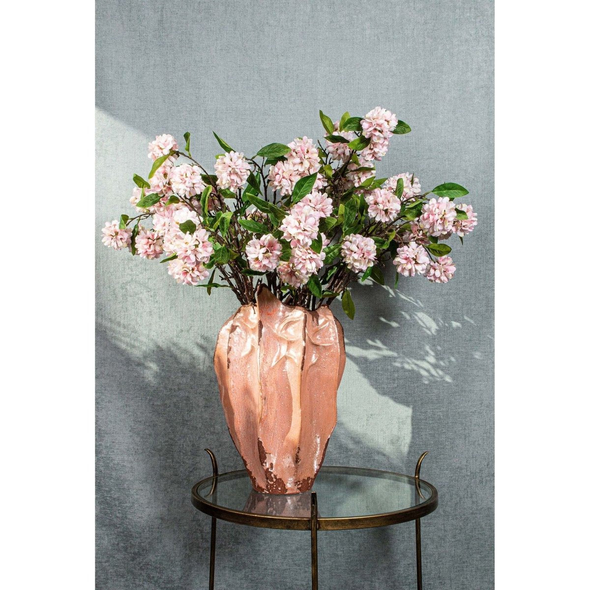 Kunstzweig - rosa Gartenblume mit Blättern von PTMD - Esszett Luxury | Stilvolles Wohnen mit Charakter