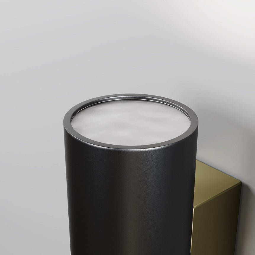 Wandleuchte mit schwarz - und messingfarbenem Aluminiumgehäuse und versiegeltem Sicherheitsglas – Bowery | Maytoni - Esszett Luxury | Stilvolles Wohnen mit Charakter