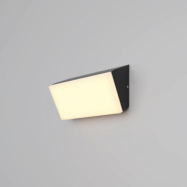 Wandleuchte mit graphitfarbenem Aluminiumgehäuse und weißem Diffusor – Brick | Maytoni - Esszett Luxury | Stilvolles Wohnen mit Charakter