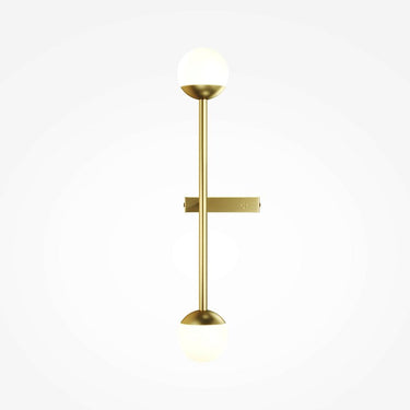 Wandleuchte aus messingfarbenem Metall mit zwei weißen Glaskugeln und Touch - Dimmer – TOUCH | Maytoni - Esszett Luxury | Stilvolles Wohnen mit Charakter
