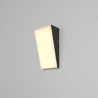 Wandleuchte mit graphitfarbenem Aluminiumgehäuse und weißem Diffusor – Brick | Maytoni - Esszett Luxury | Stilvolles Wohnen mit Charakter