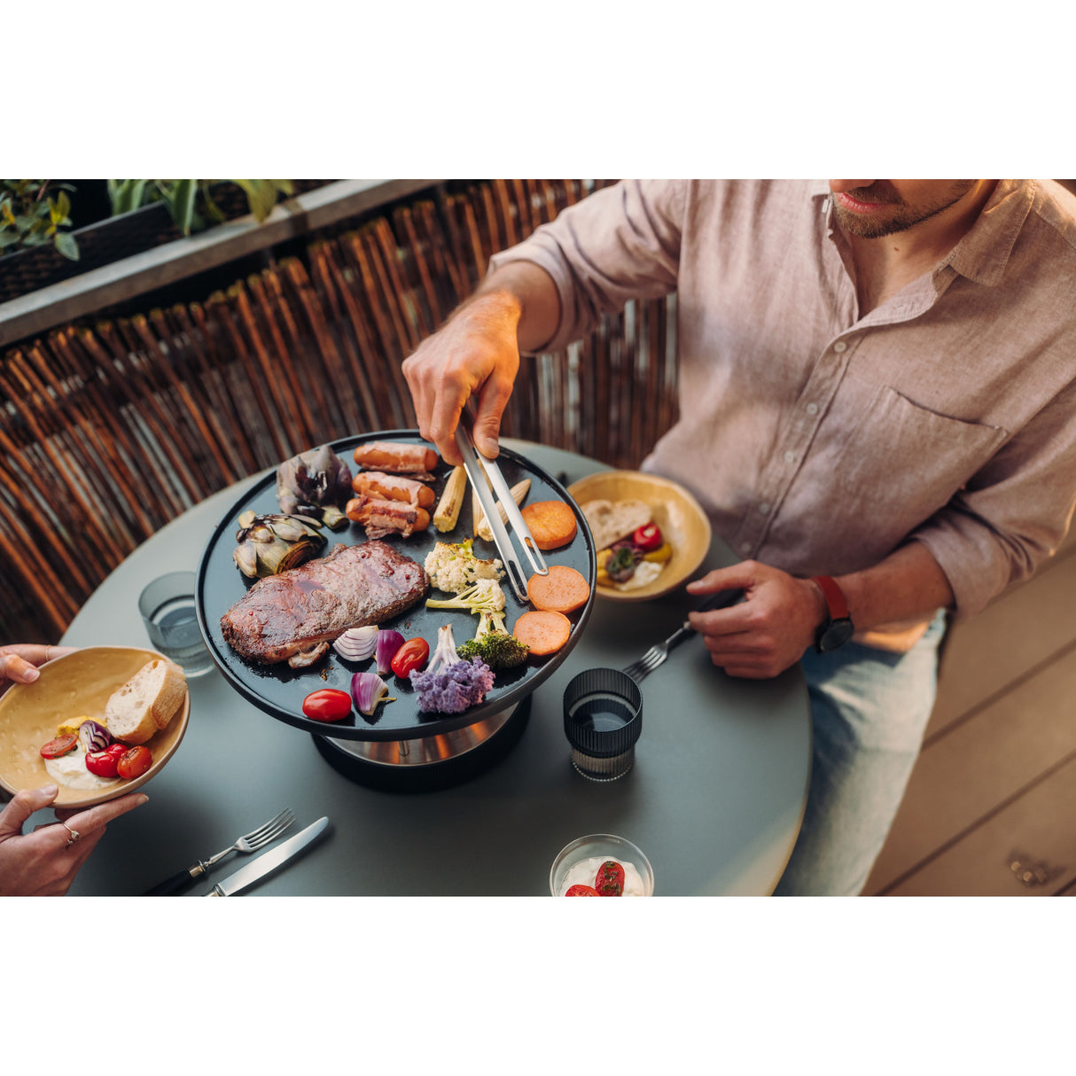 Tischgrill – Edelstahl Gehäuse, Gusseisen Plancha, Bioethanol Betrieb - CIRCLE 35 | höfats